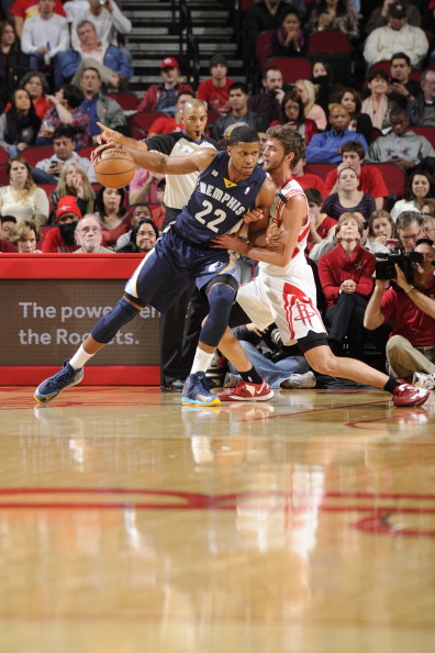 中卫在防反 中卫在防反